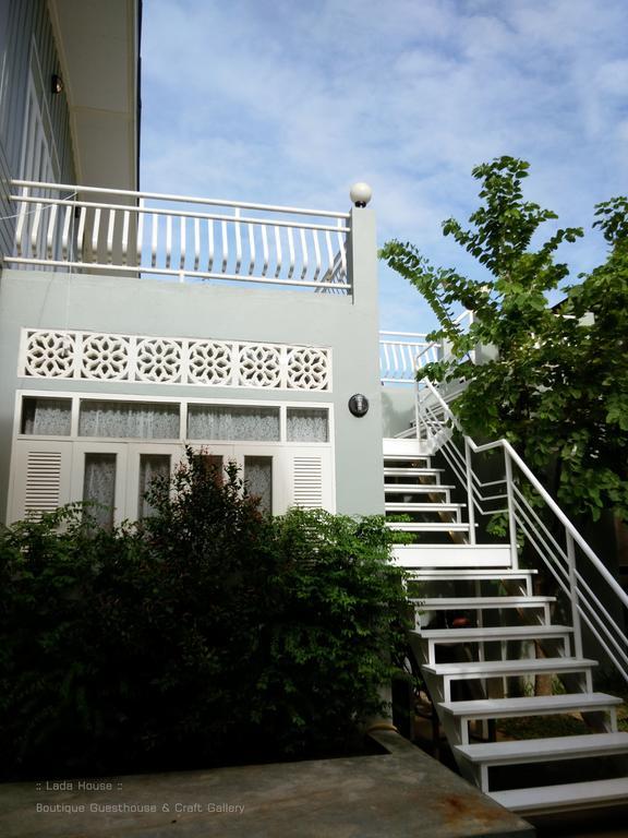 ラムパーン ラダ ハウス Bed & Breakfast エクステリア 写真