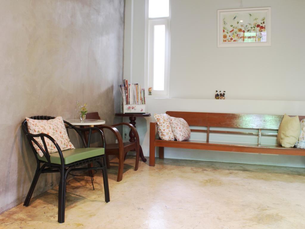 ラムパーン ラダ ハウス Bed & Breakfast エクステリア 写真